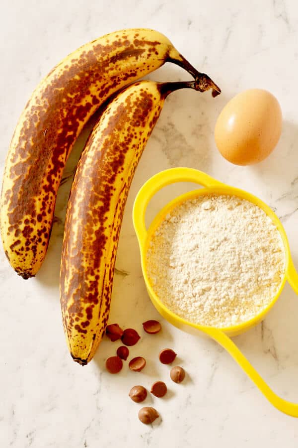 healthy banana chocolate chip muffin ingredients